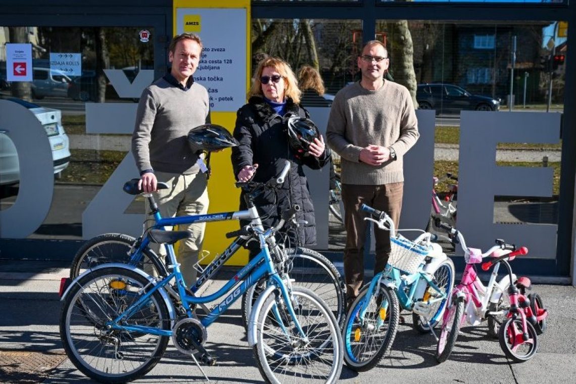AMZS in ZPM Ljubljana Moste - Polje zbrala 300 koles za otroke