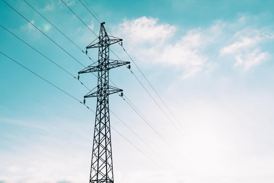 Vlada s 1. septembrom za leto dni določila najvišje cene elektrike
