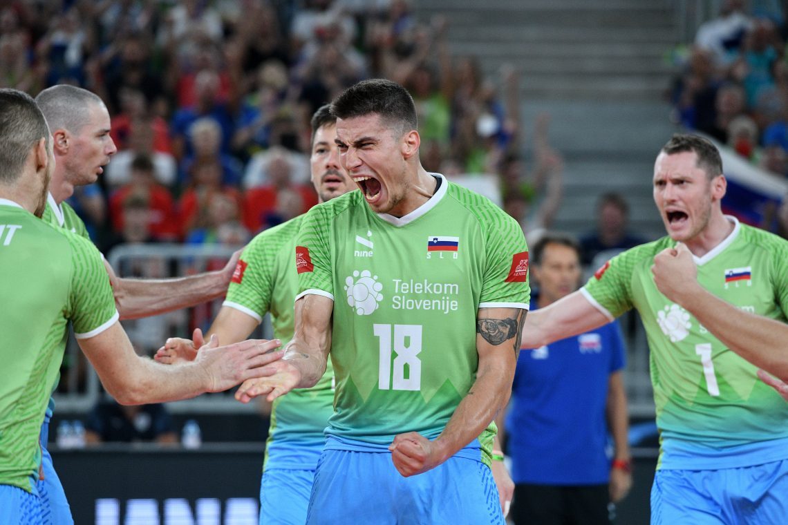 V tujih prvenstvih vrsta reprezentantov