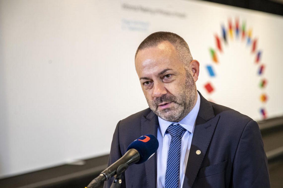 Bešič Loredan za STA: Zdravstveni sistem se želi ukvarjati predvsem sam s sabo, manj pa z bolniki (intervju)