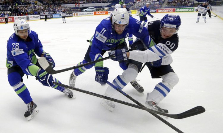 Kopitar s tremi asistencami poskrbel za prvo zmago v sezoni