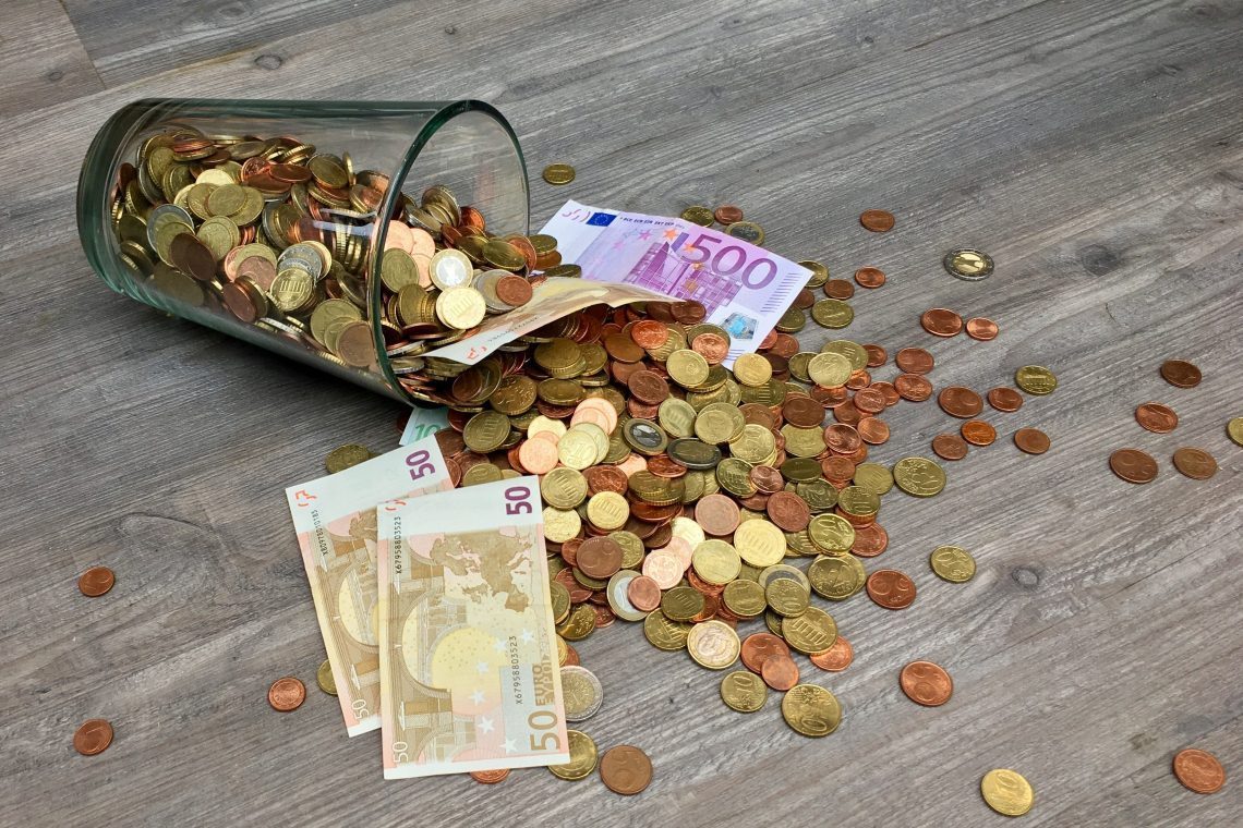 Zakon o fiskalnem pravilu ni v neskladju z ustavo