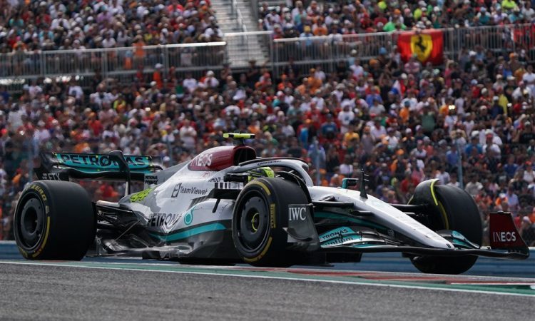 Mercedesa najhitrejša na treningu v Abu Dabiju