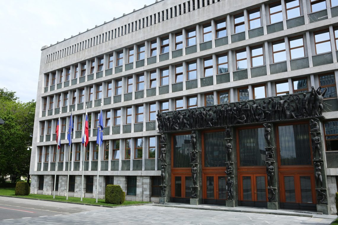 Razpis referenduma o dohodnini brez širše podpore