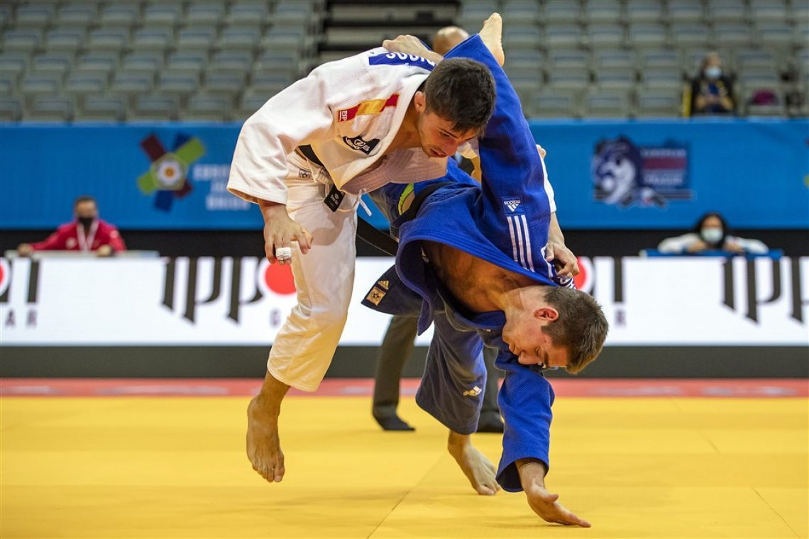 Japonci razred zase, Dragić izgubil v prvem krogu