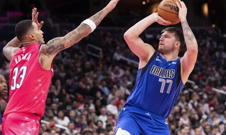 Dallas Mavericks ob 30 točkah Dončića visoko zmagali v New Yorku