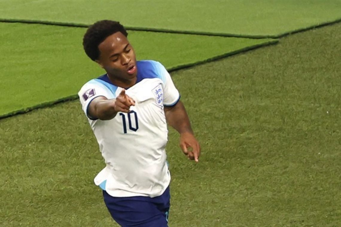 Sterling razmišlja o vrnitvi v Katar