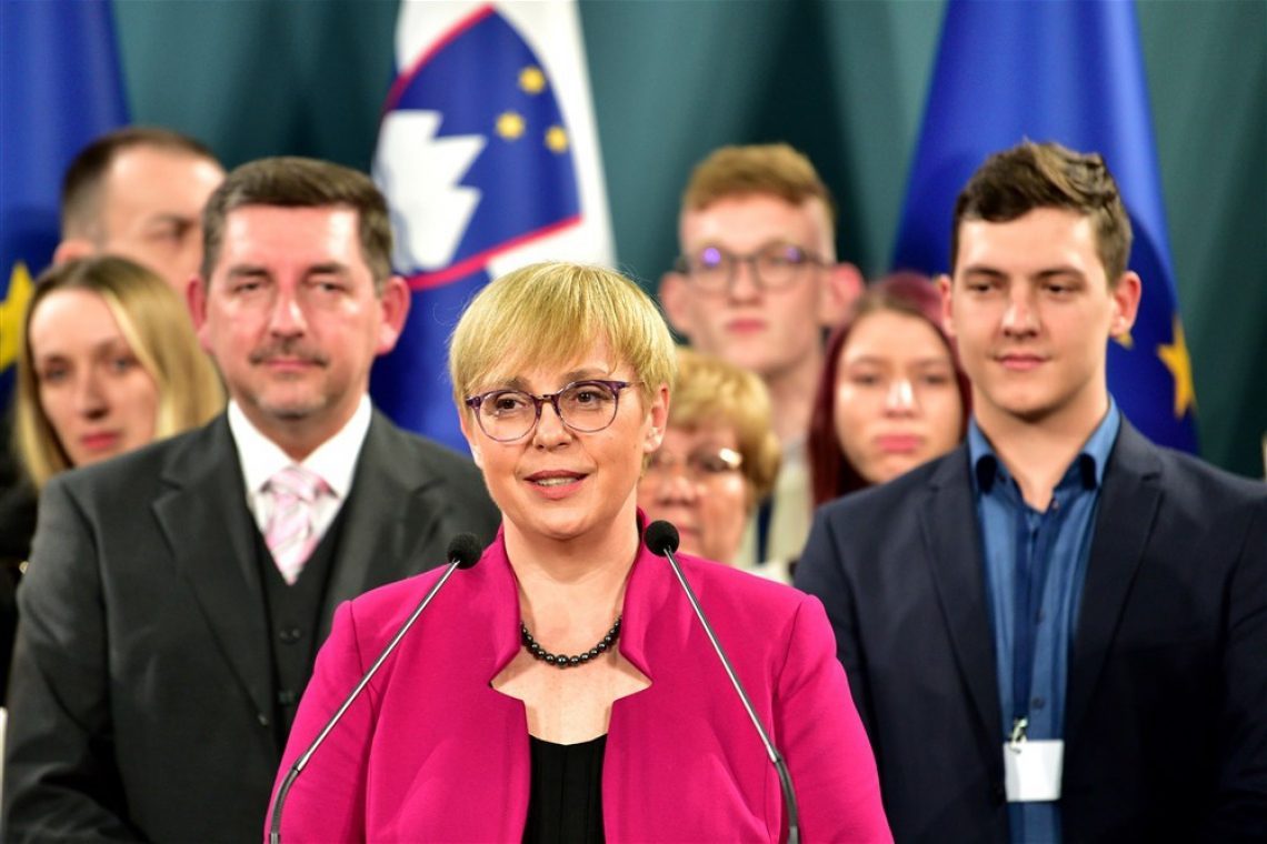 Pirc Musar: Leto 2022 je bilo leto solidarnosti, pa tudi aktivnih državljank in državljanov, poguma in boja za pravičnost