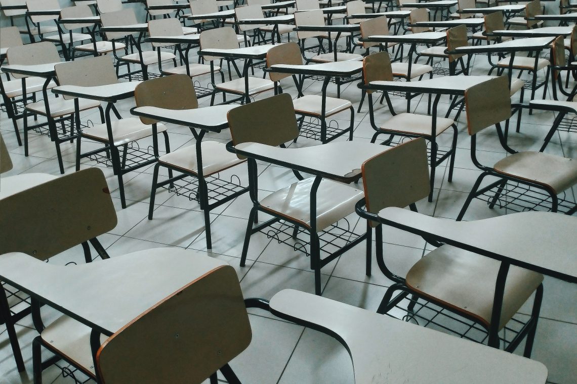 Rektorska konferenca poziva vlado k rešitvam v plačnem sistemu tudi za univerze