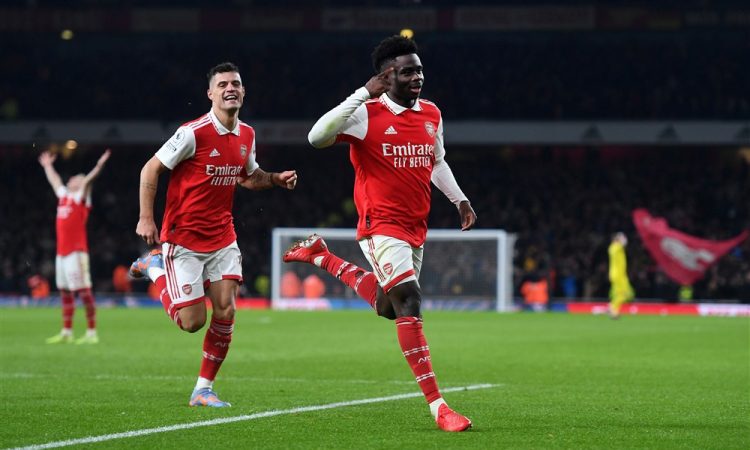 Arsenal še z enim velikim korakom bližje naslovu