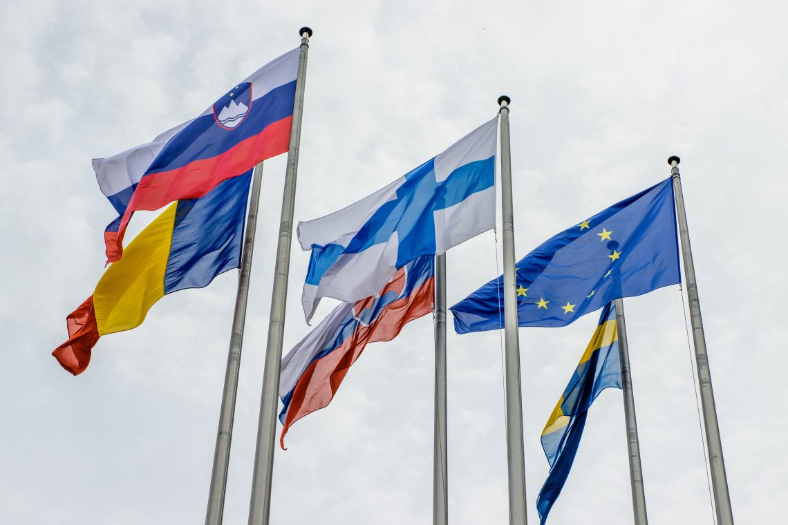 Slovenija v evropski strategiji vračanja migrantov pogreša konkretne aktivnosti