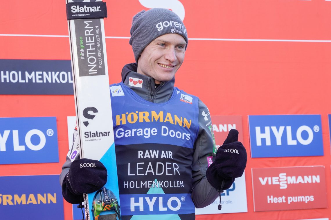 Anže Lanišek zmagovalec uvodne tekme norveške turneje