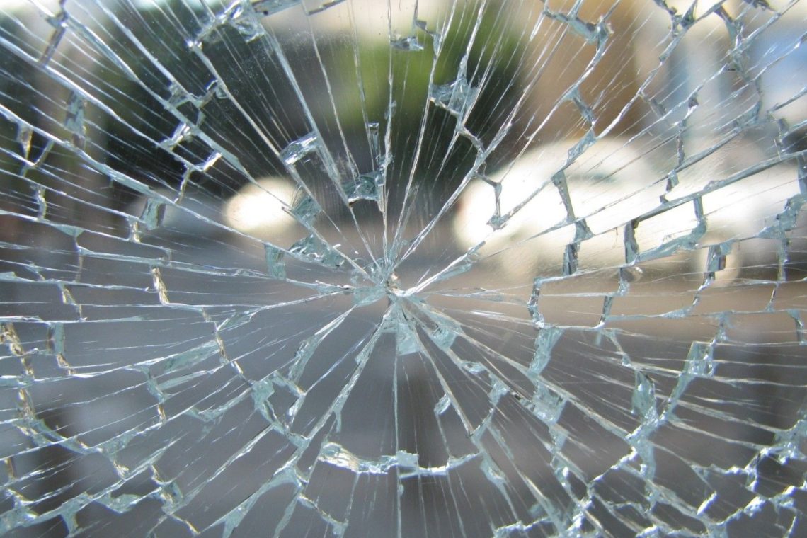 Policija prosi za informacije o prometni nesreči v bližini živalskega vrta