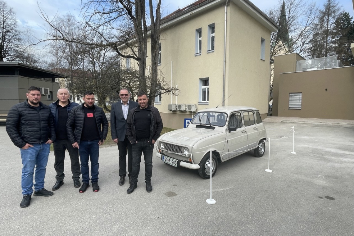 Junak meseca februarja družina Fratar