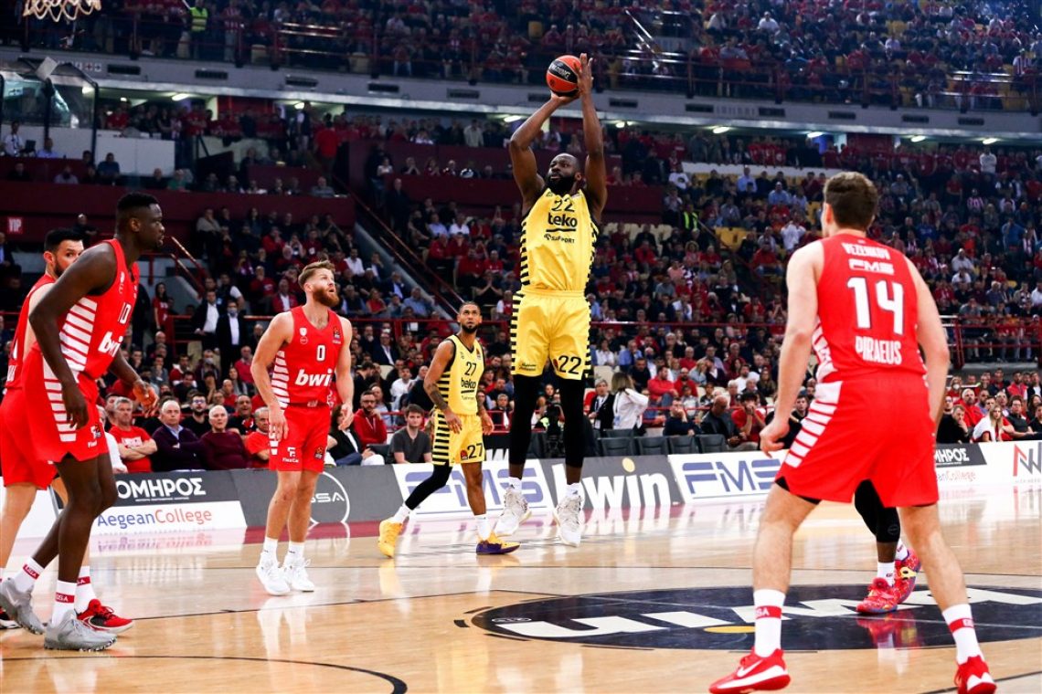 Barcelona in Olympiacos zmagala na domačem parketu