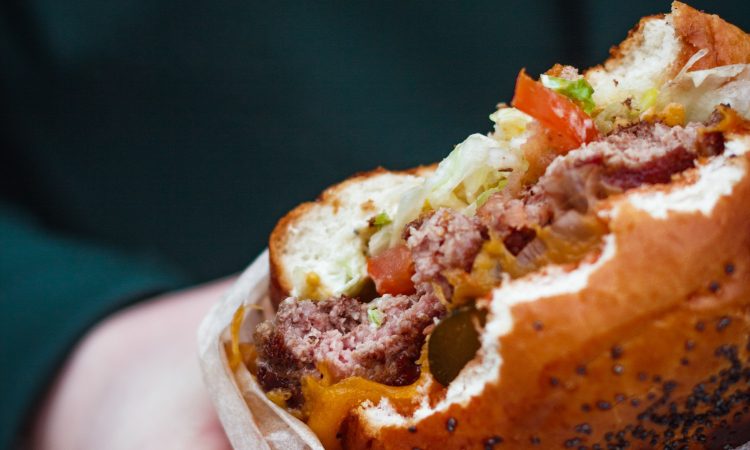 V prestolnici bo vnovič dišalo po burgerjih in pivu 