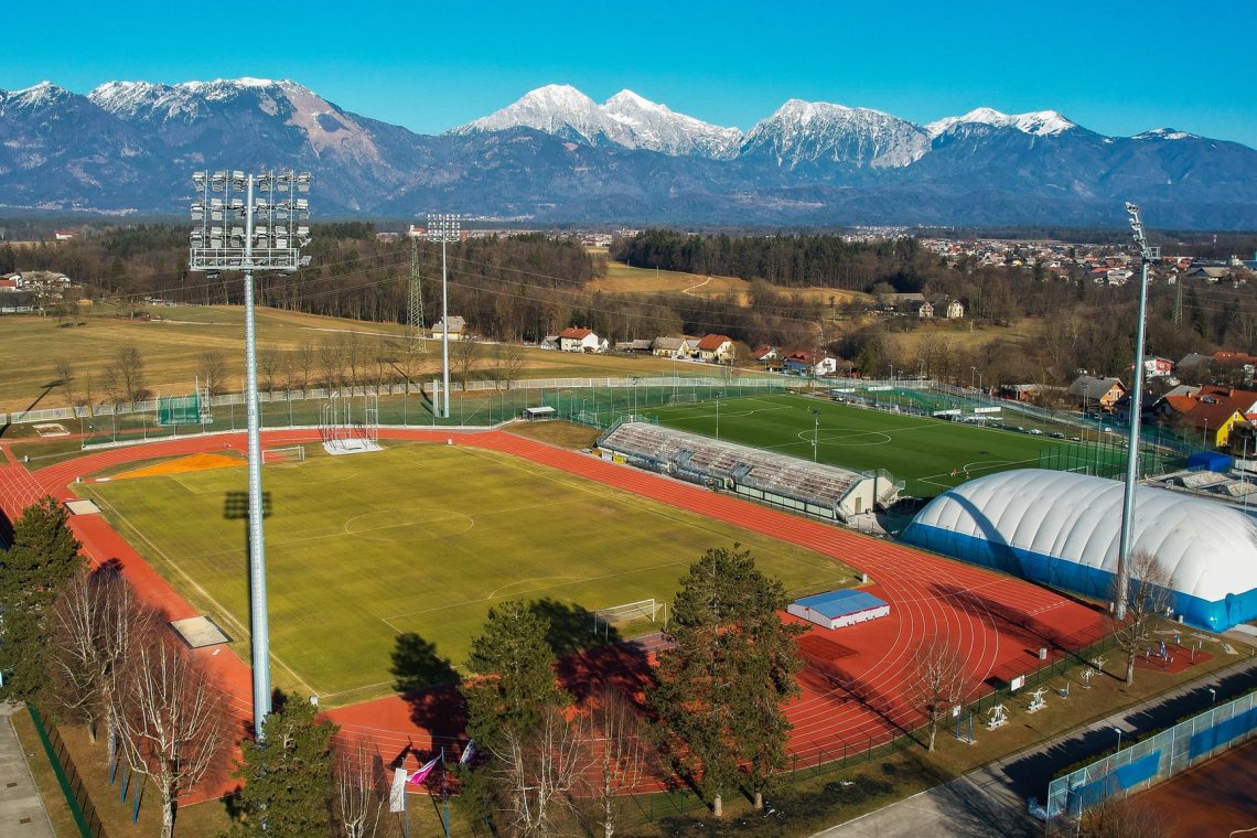 V Kranju zmage favoriziranih atletov 