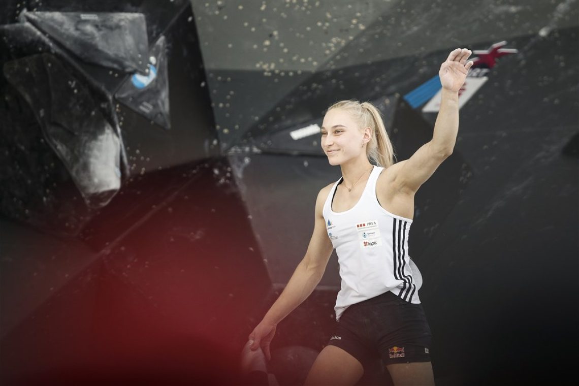 Janja Garnbret s tretjim izidom v finale, v njem še Mia Krampl