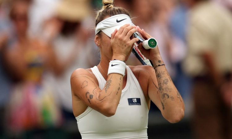 Čehinja Vondroušova prva finalistka Wimbledona 