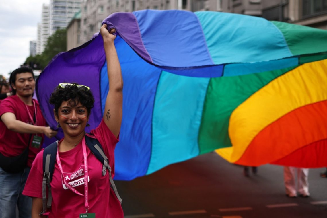 Zakaj mavrico uporabljajo kot simbol LGBTQ+ skupnosti? 