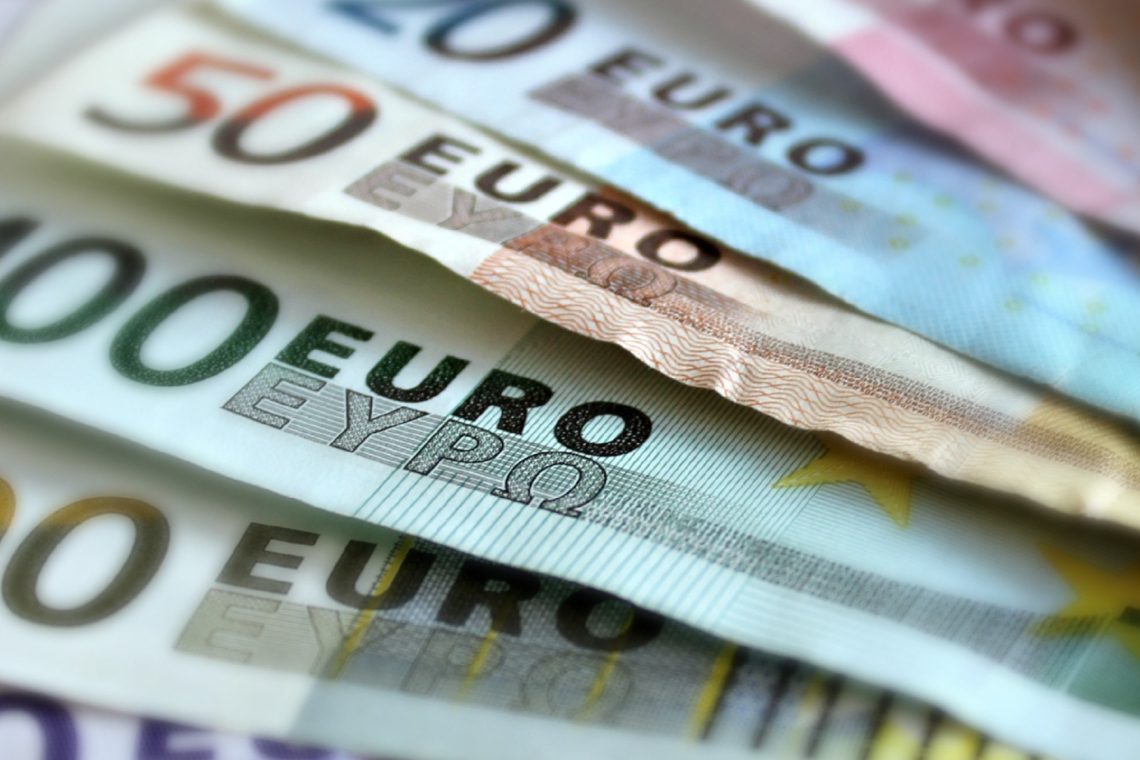 Madžarski delavec po napaki prejel 92.000 evrov namesto forintov