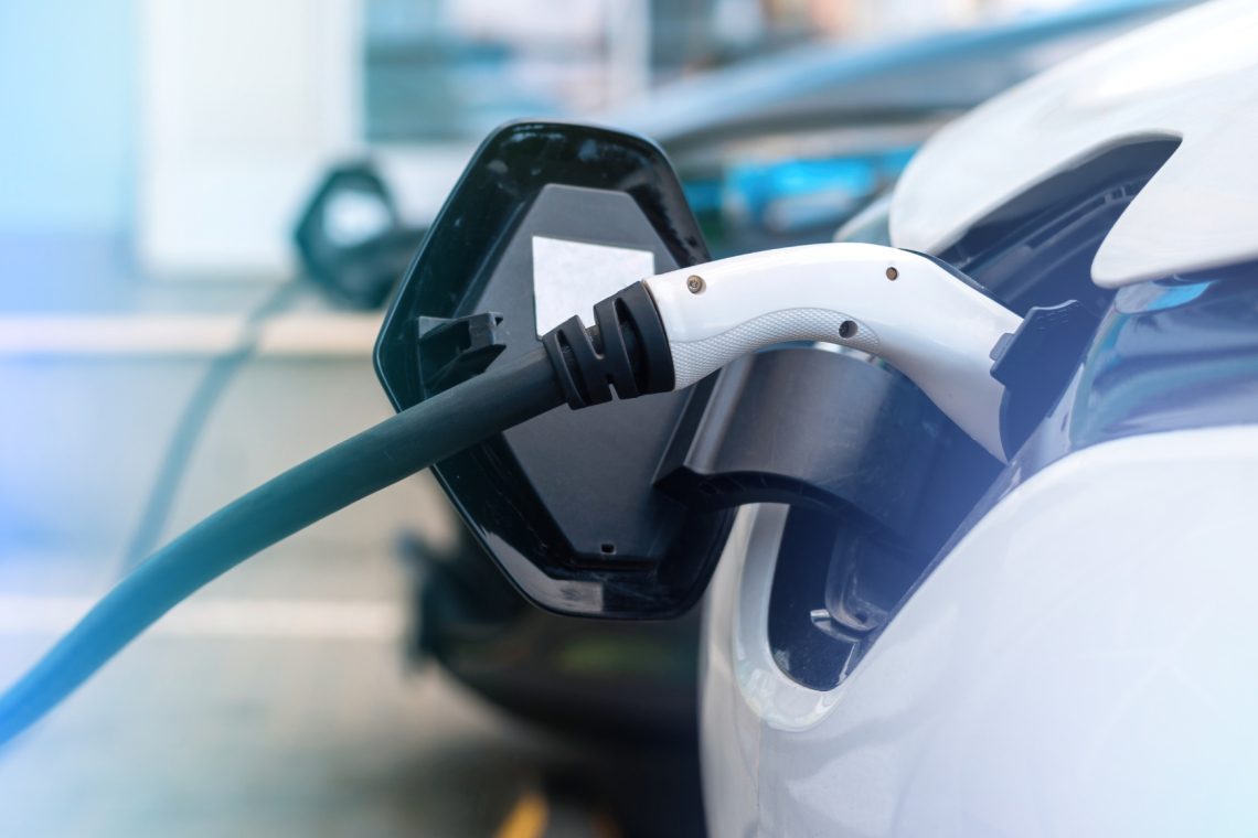 Vsak drugi električni avto na svetu vozi po kitajskih cestah