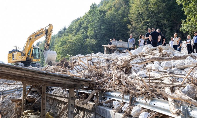 Župani občin na porečju Kamniške Bistrice za podaljšanje roka za vnos škode 