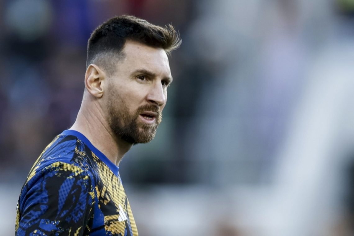 Messi, Haaland in Bonmati med glavnimi nominiranci za zlato žogo