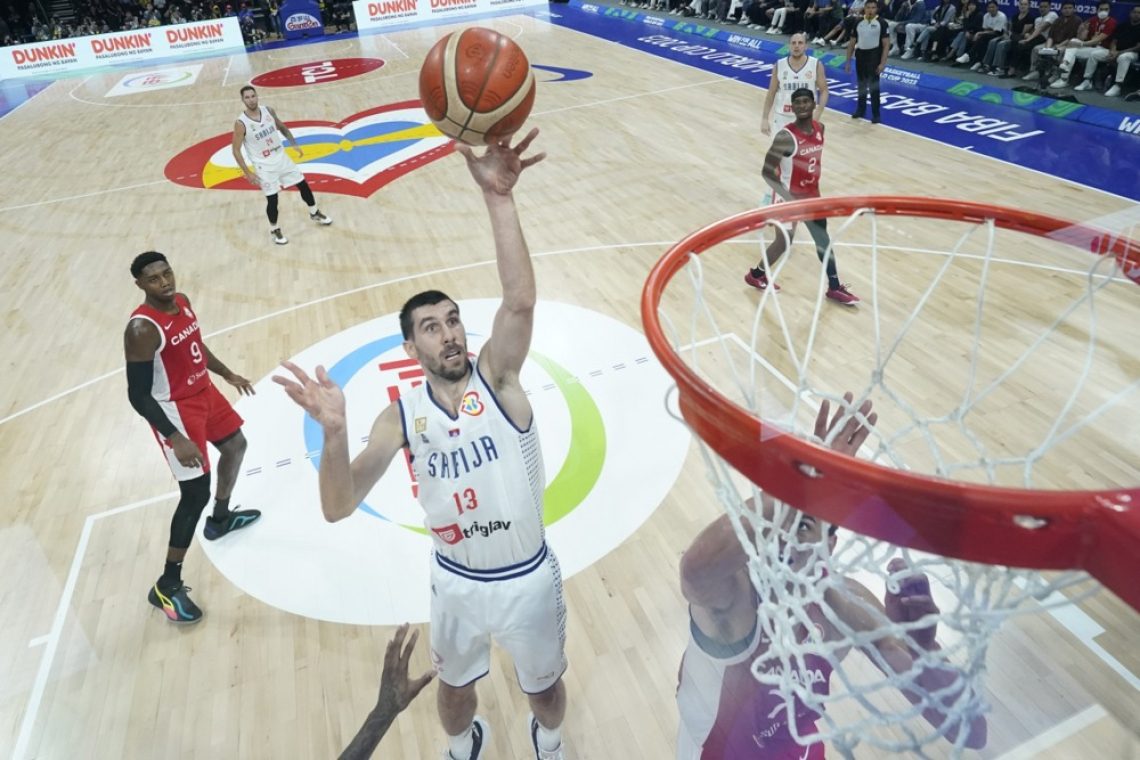 Srbija prvi finalist košarkarskega SP