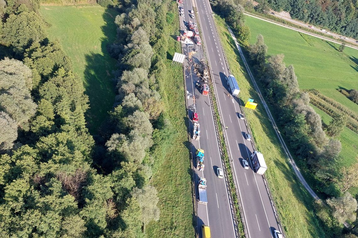 Prometno nesrečo na ljubljanski obvoznici povzročil slovaški voznik tovornjaka