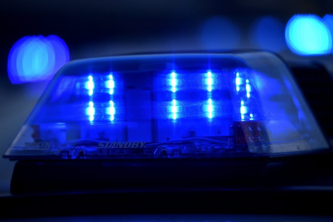 Policisti odvzeli prostost oboroženemu moškemu, ki se je zaprl v stanovanjsko hišo na Ptuju 