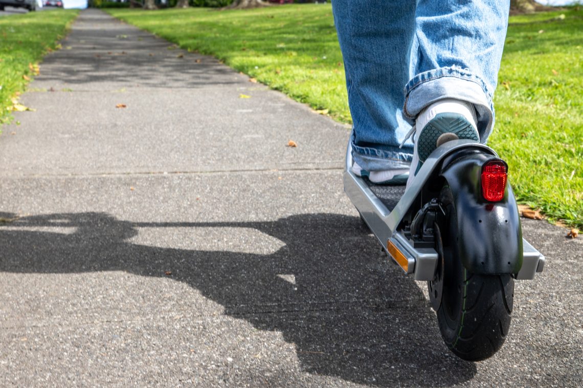 V Mariboru ustavljajo sistem izposoje električnih skirojev