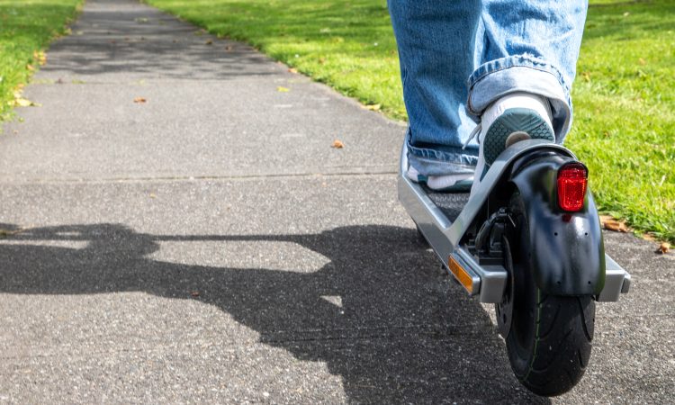 V Mariboru ustavljajo sistem izposoje električnih skirojev