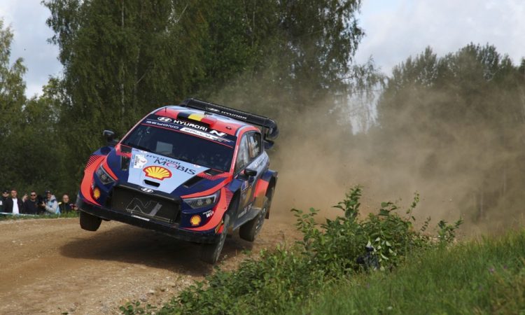 Neuville najbolje začel srednjeevropski reli