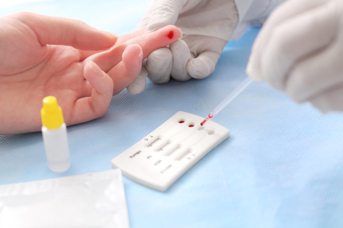 Ob evropskem tednu testiranja poudarki stroke o pomenu zgodnjega odkrivanja okužb