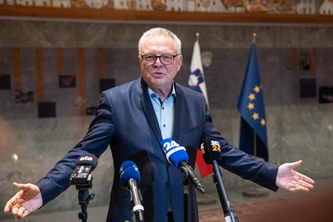 Jože Novak prisegel kot minister za naravne vire in prostor