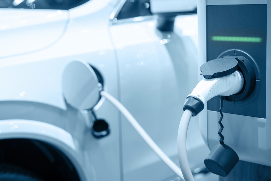 Prodaja električnih avtomobilov v Franciji še raste
