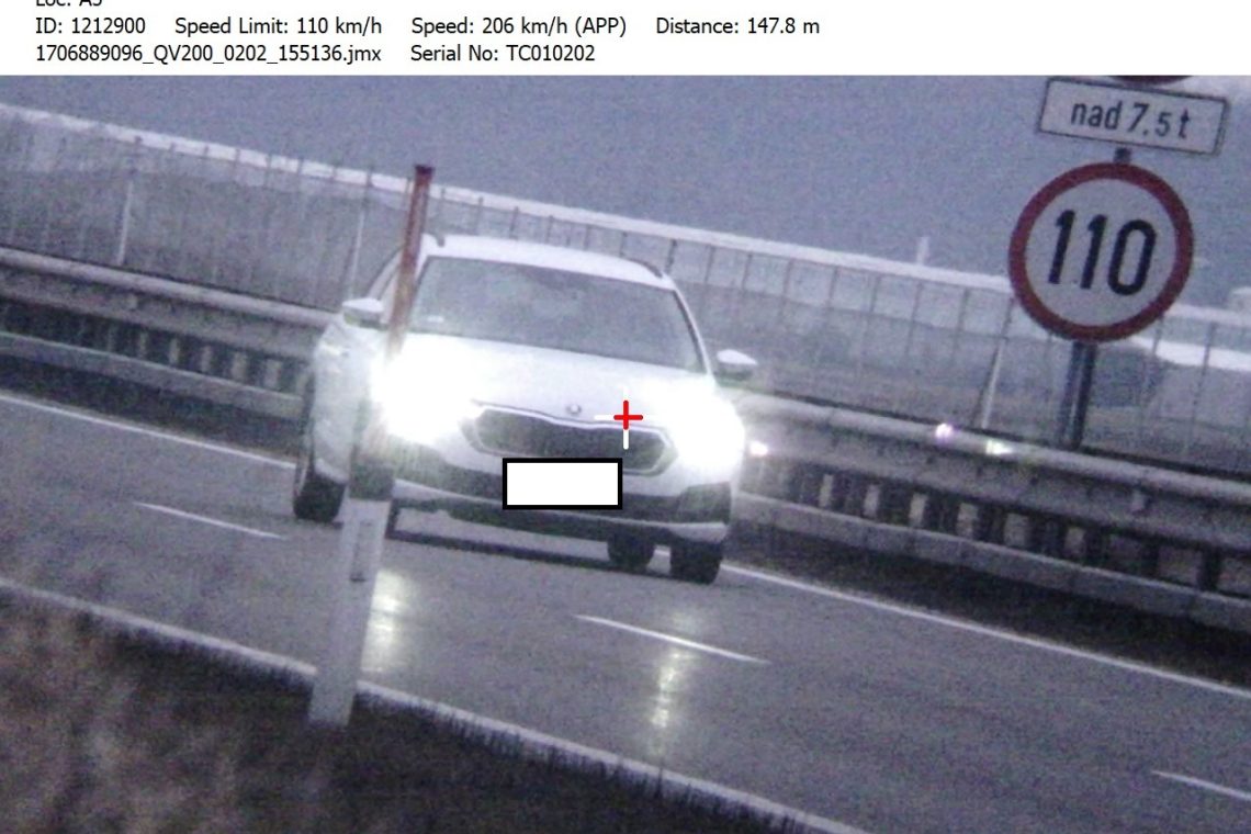 Po pomurski avtocesti 206 km/h