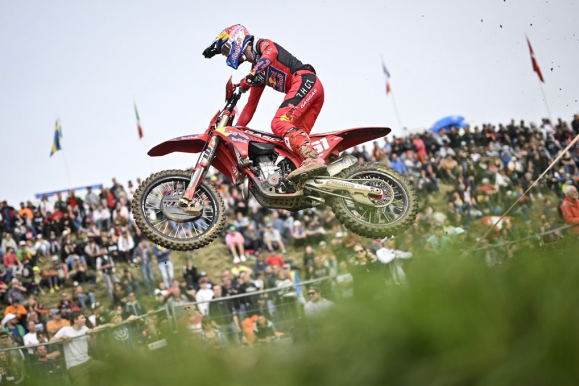 Gajser po padcu peti v prvi vožnji Argentine, Pancar 15.