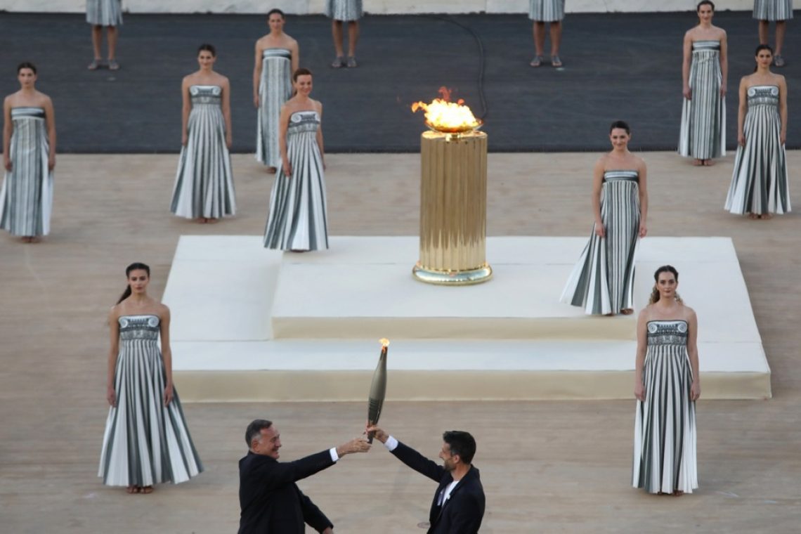 Grčija predala olimpijski ogenj Parizu