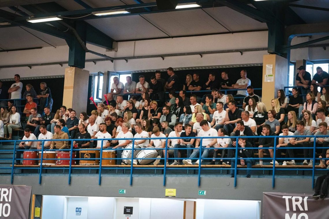 Rokometaši Trima Trebnjega so v zadnjem, 26. krogu lige NLB premagali Riko Ribnico z 28:27