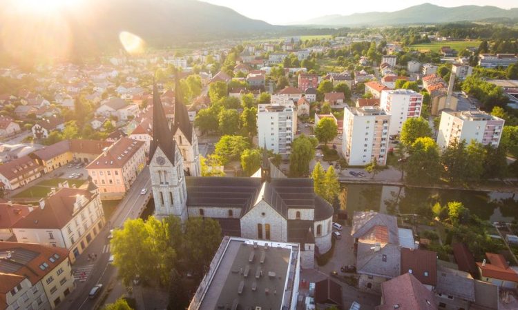 Občina Kočevje za izvajanje oskrbe na domu ustanovila javni zavod 