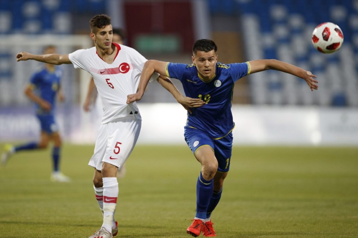 Uefa albanskega igralca Dakuja kaznovala z dvema tekmama prepovedi igranja