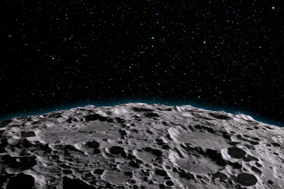 Na Luni odkrili jamo