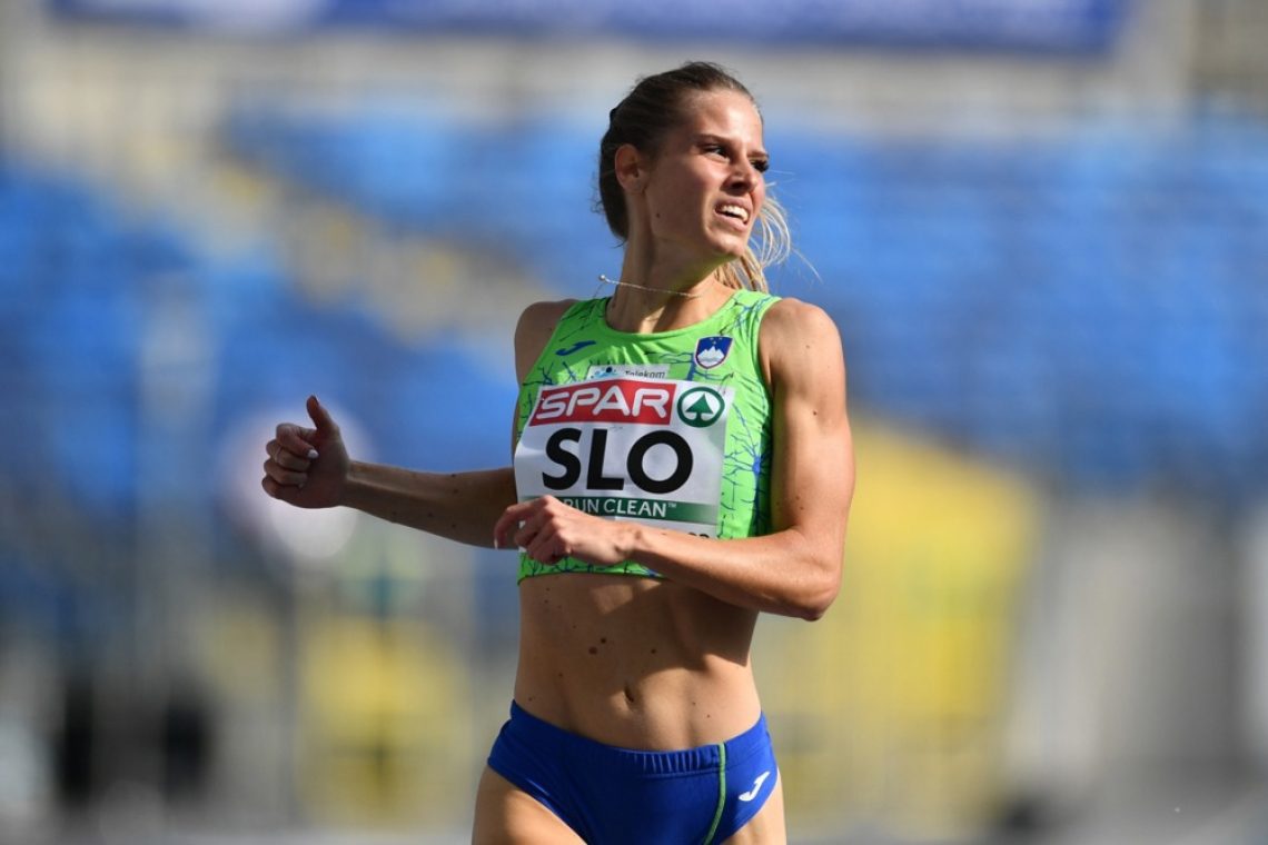 Jadralec Zelko in atletinja Horvat zaročena na uvodni olimpijski slovesnosti