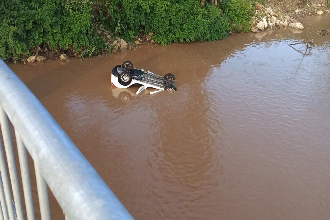 Na cesti ugasnilo mlado življenje