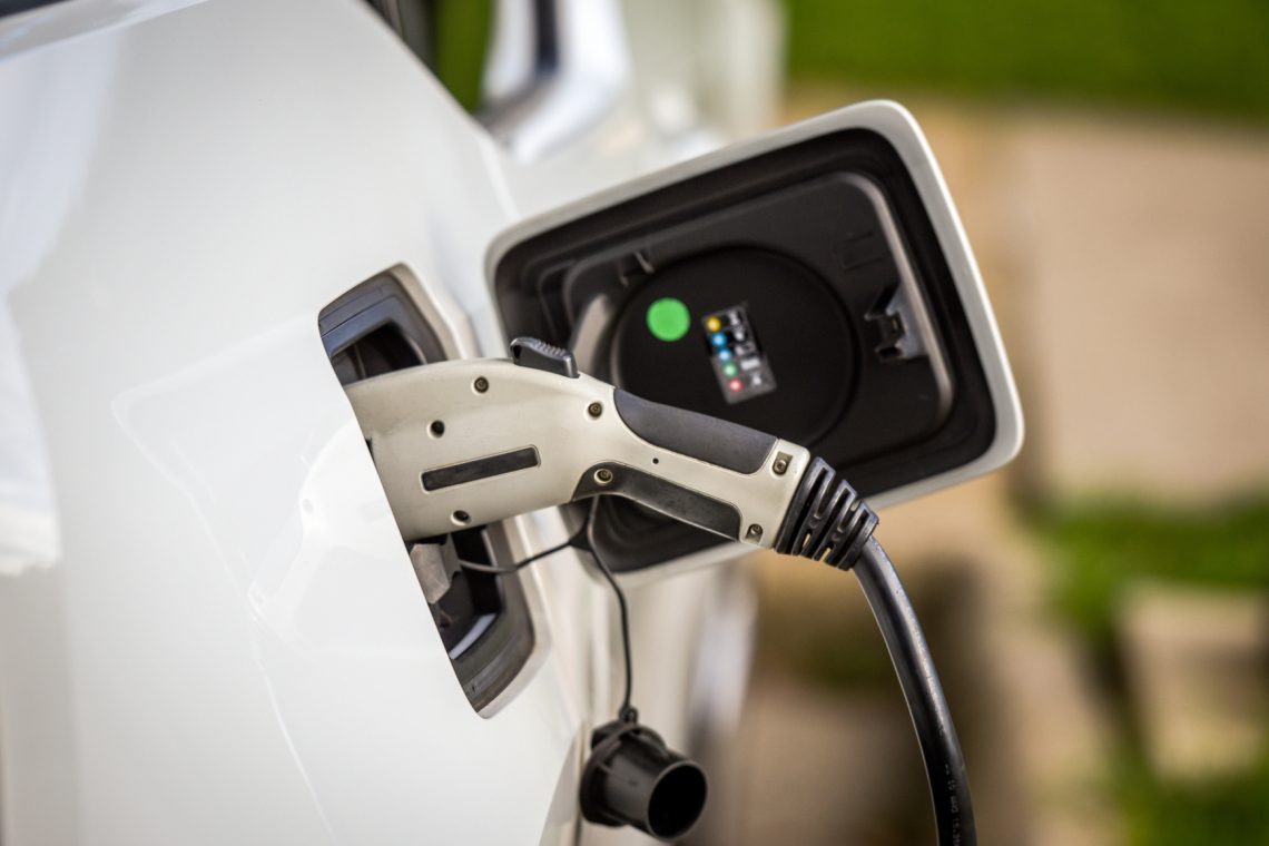 Med novimi avtomobili v EU lani 14,6 odstotka električnih