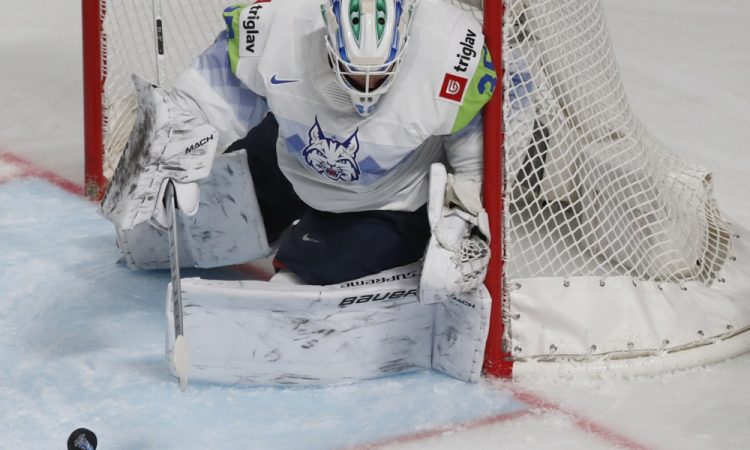 Slovenski hokejisti kvalifikacije za OI začeli s porazom