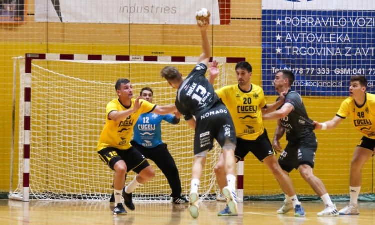 Rokometaši trebanjskega Trima so premagali Sviš Cugelj okna Ivančno Gorico s 30:27