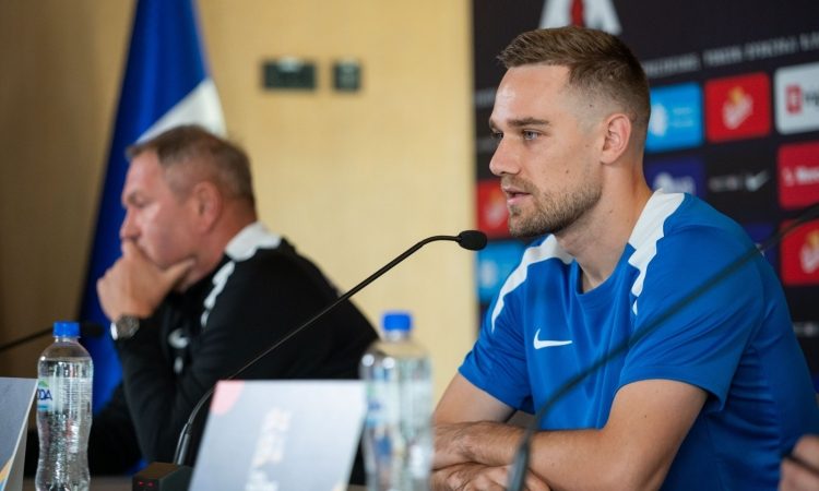 Slovenski nogometaši proti kakovostni Avstriji borbeno v tekmo